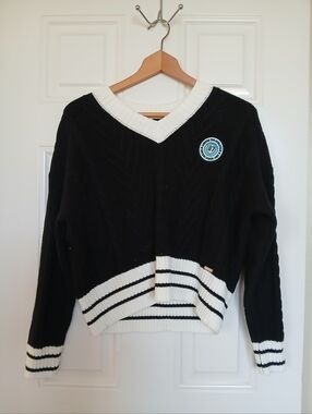 Black & White V-Neck Striped Sweater